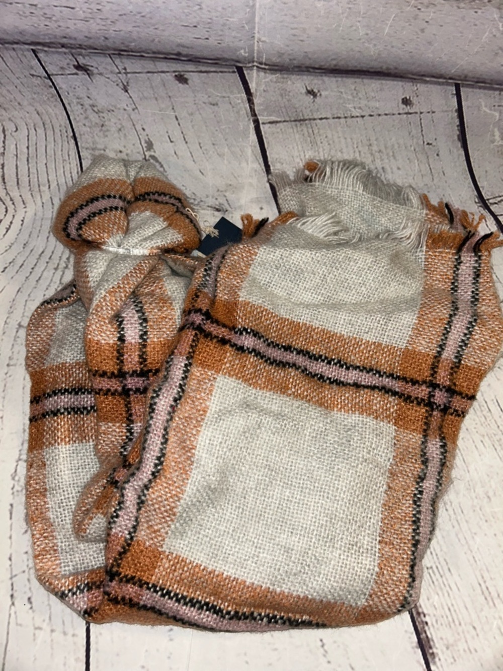 NWT Universal Thread Scarf - Picture 2 of 3
